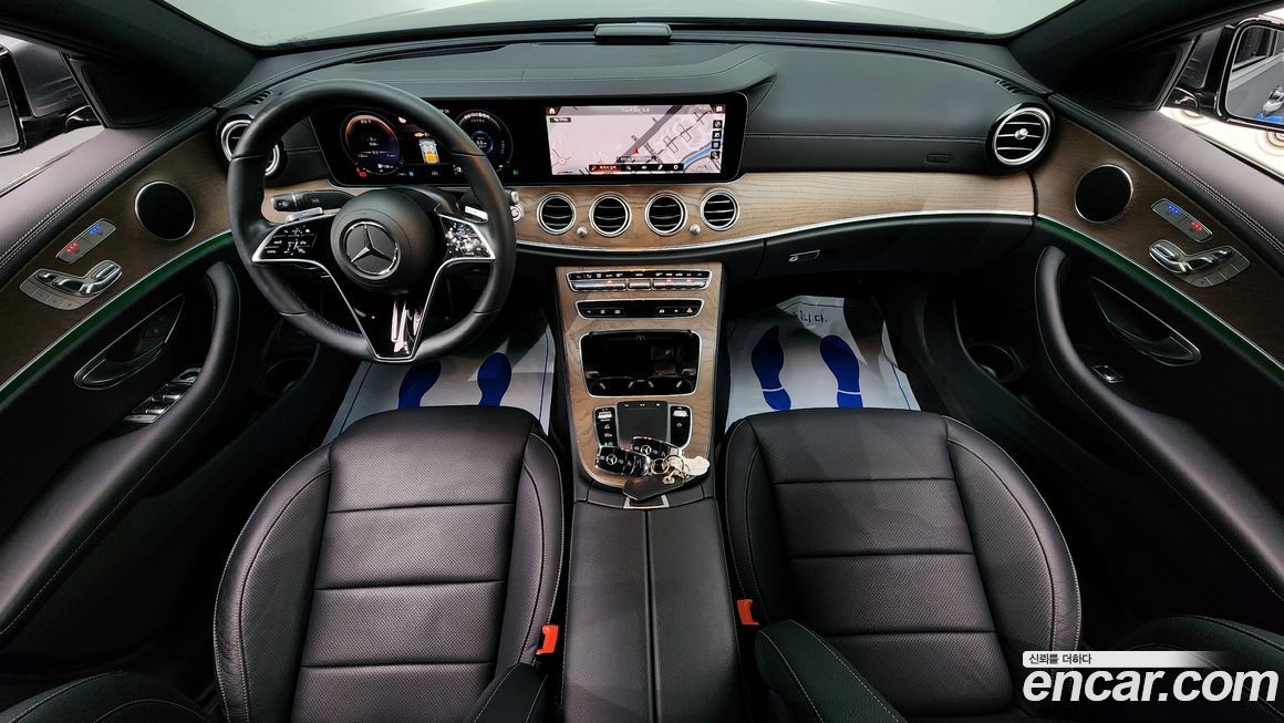 Mercedes-Benz E-Class 2022