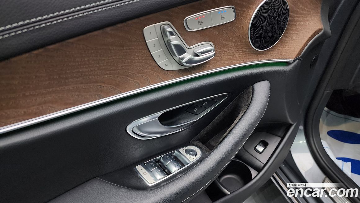 Mercedes-Benz E-Class 2022