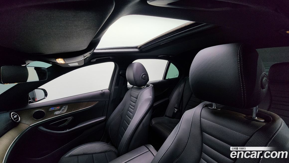 Mercedes-Benz E-Class 2022