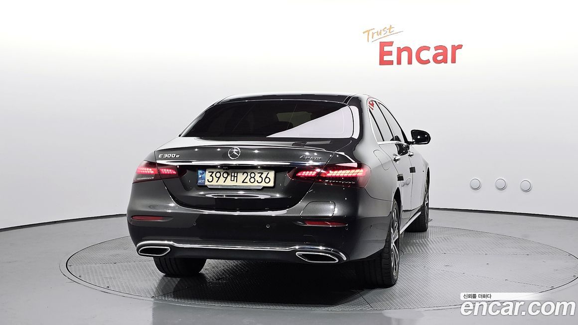 Mercedes-Benz E-Class 2021