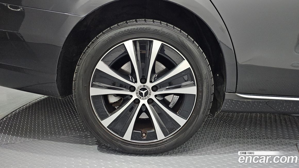 Mercedes-Benz E-Class 2021