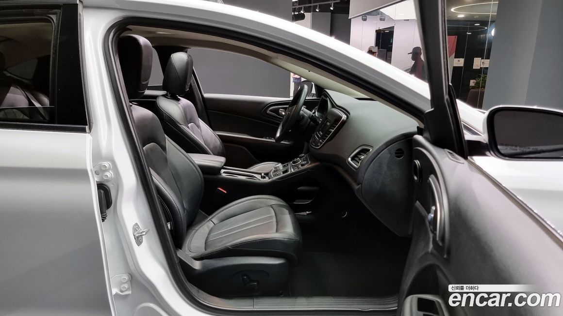 Chrysler 200 2015