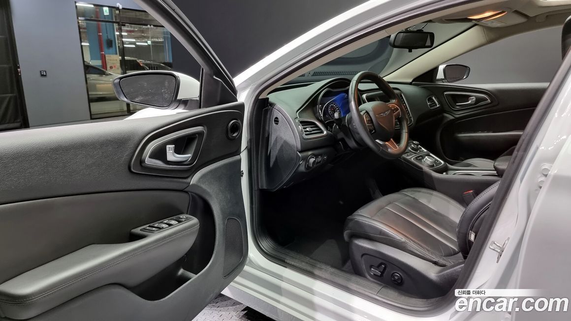 Chrysler 200 2015