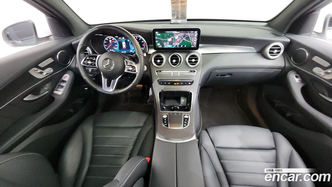 Mercedes-Benz GLC-Class 2023