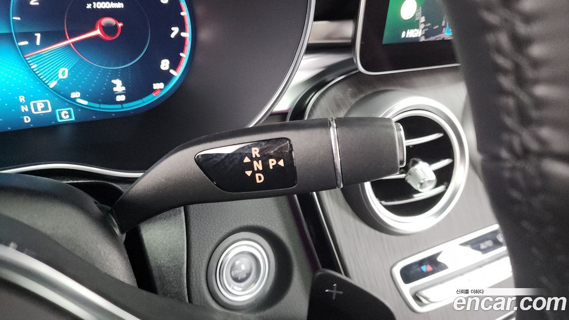 Mercedes-Benz GLC-Class 2023