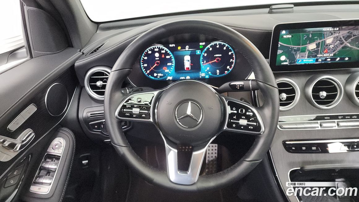 Mercedes-Benz GLC-Class 2023