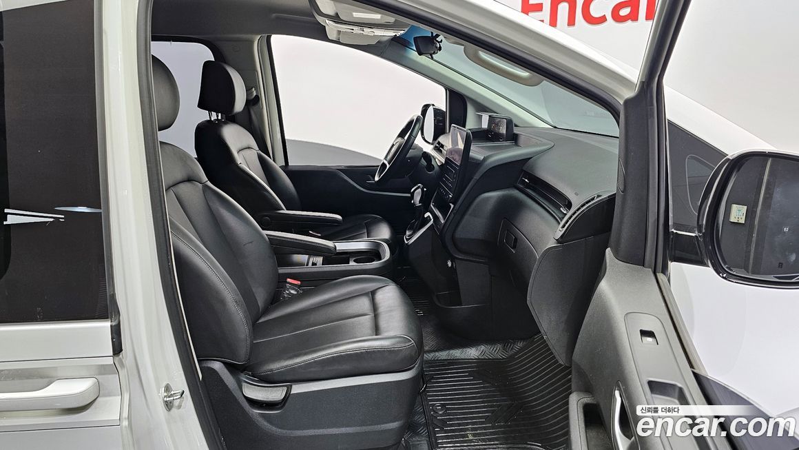 Hyundai Staria 2023