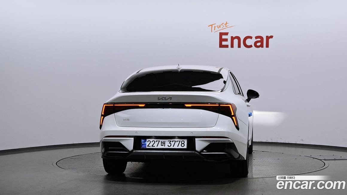 Kia K5 2025