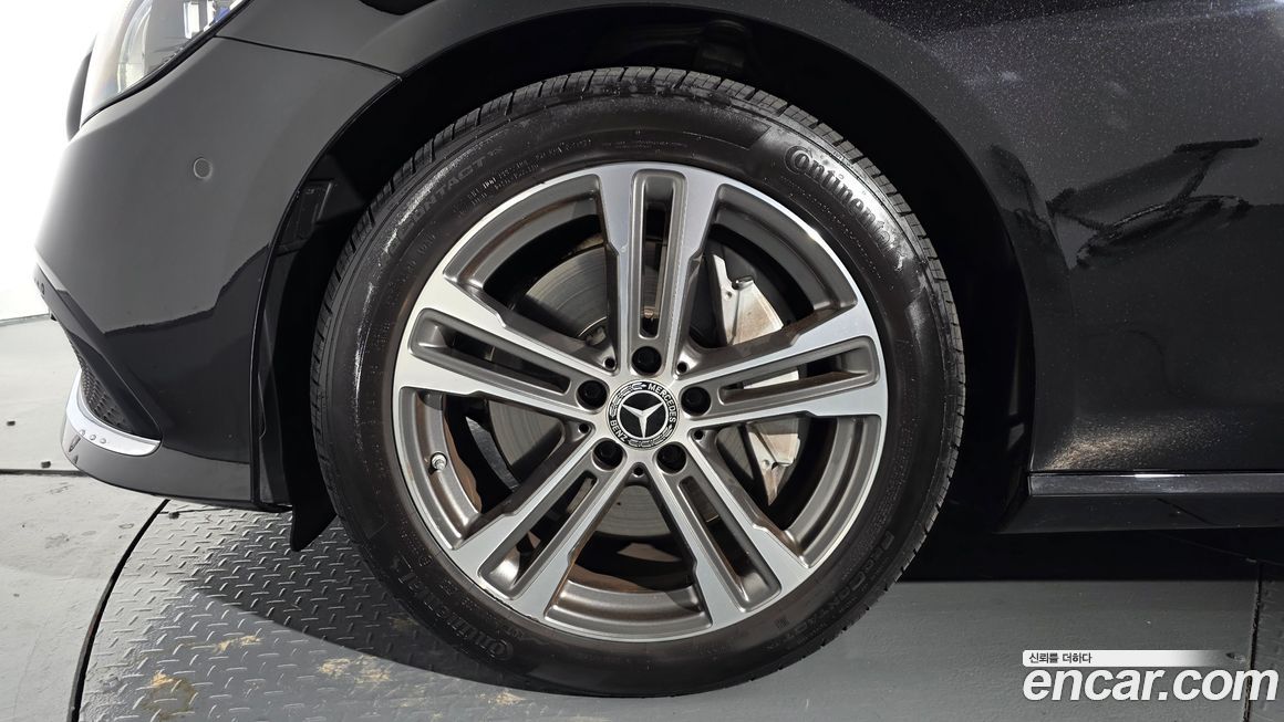 Mercedes-Benz E-Class 2021