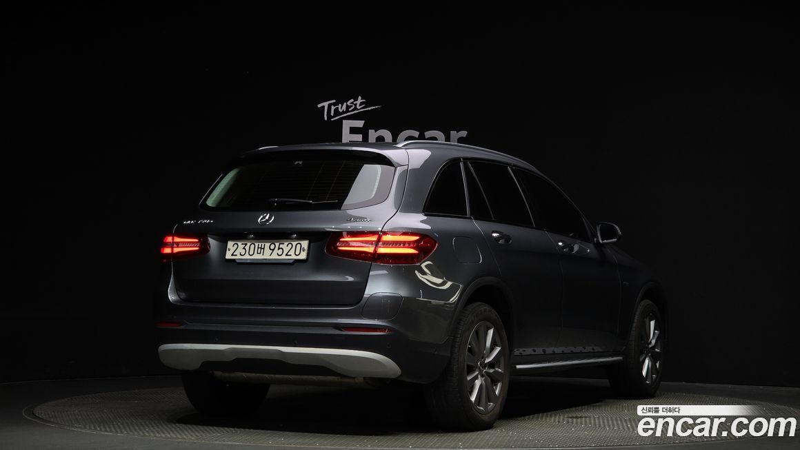 Mercedes-Benz GLC-Class 2019