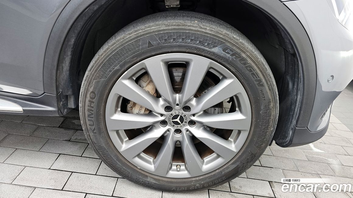 Mercedes-Benz GLC-Class 2019