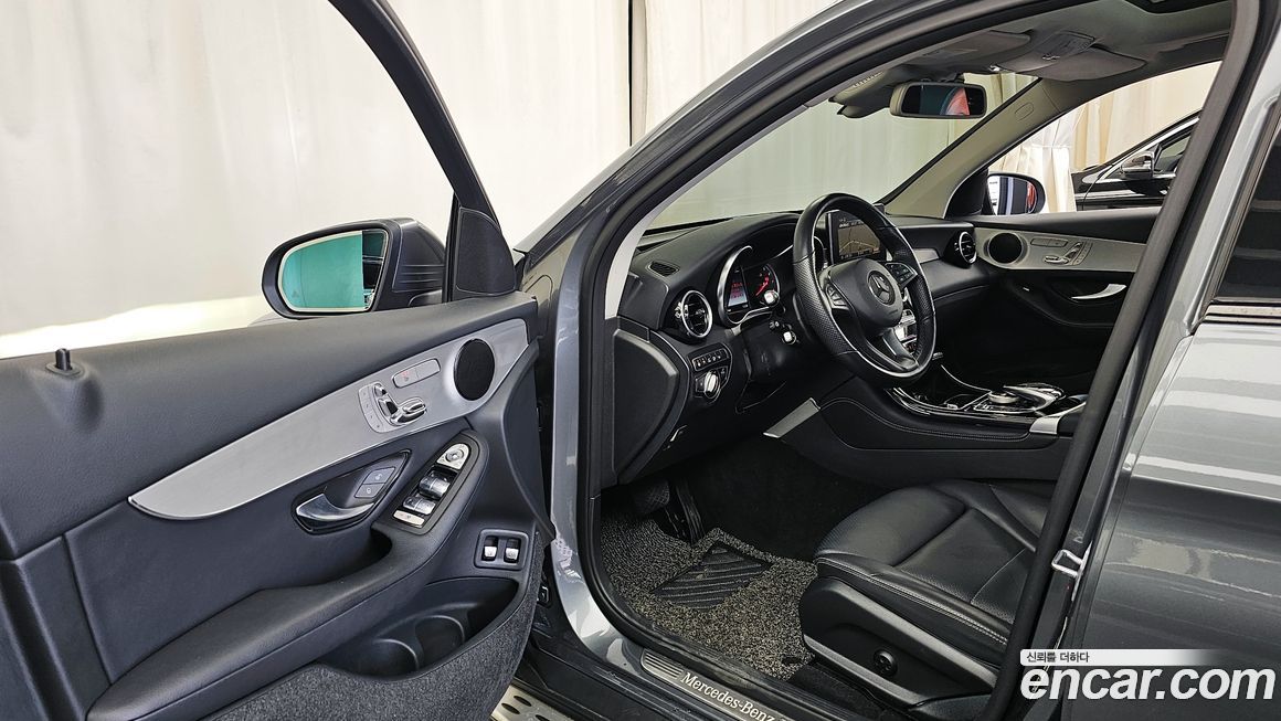 Mercedes-Benz GLC-Class 2019