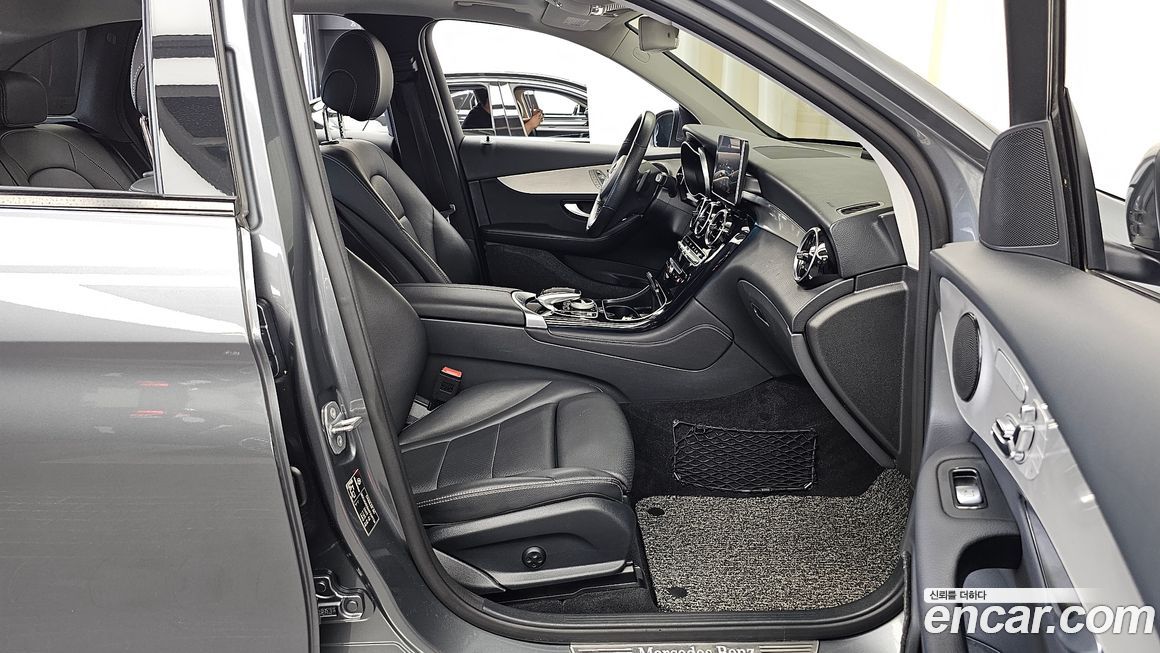 Mercedes-Benz GLC-Class 2019