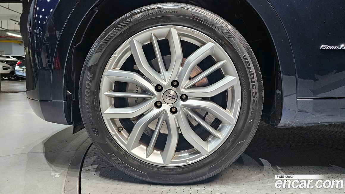 Maserati Levante 2020