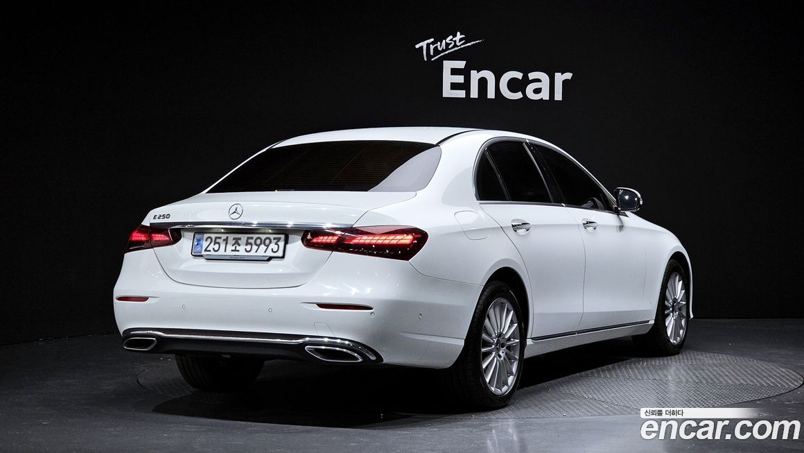 Mercedes-Benz E-Class 2023