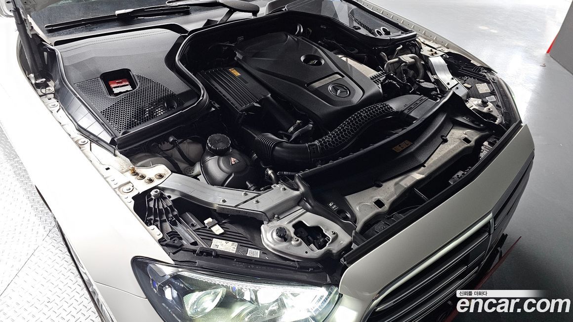 Mercedes-Benz E-Class 2023