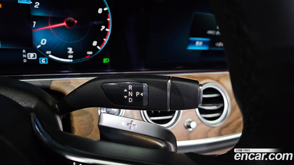 Mercedes-Benz E-Class 2023