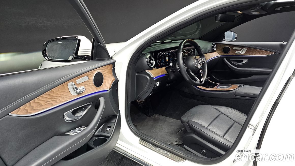 Mercedes-Benz E-Class 2023