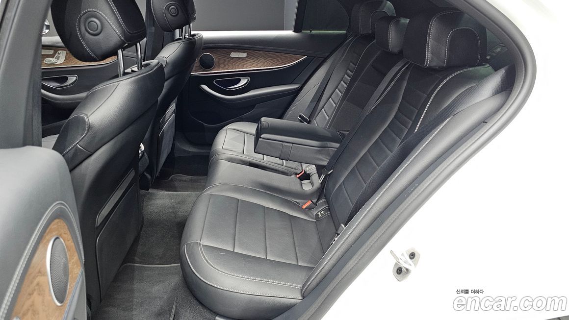 Mercedes-Benz E-Class 2023