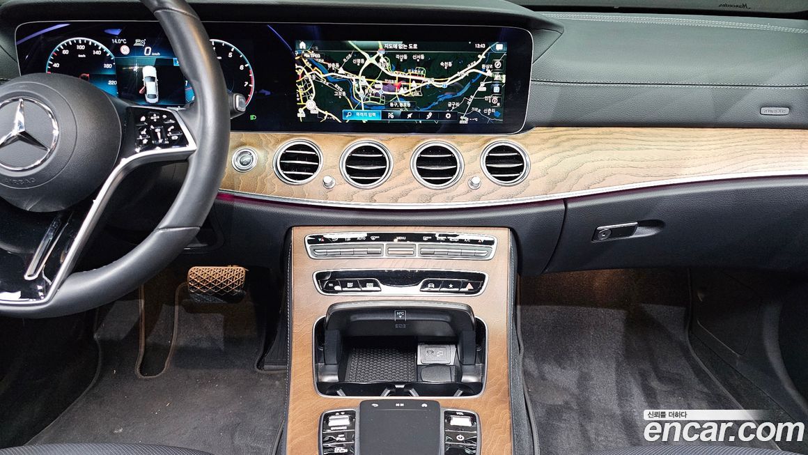 Mercedes-Benz E-Class 2023