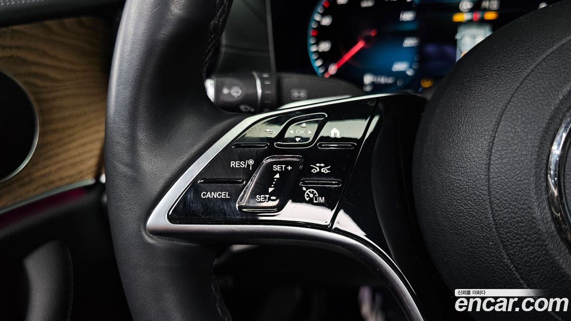 Mercedes-Benz E-Class 2023