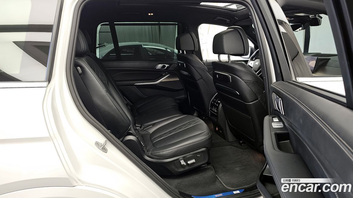 BMW X7 2025