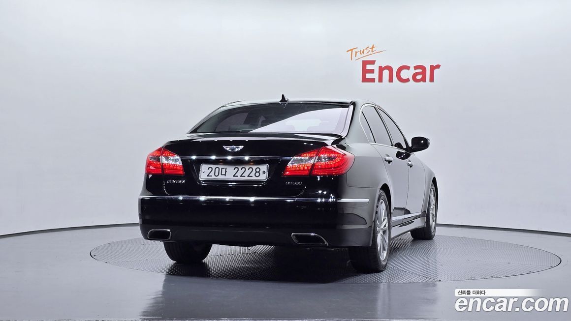 Hyundai Genesis 2012