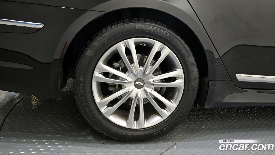 Hyundai Genesis 2012