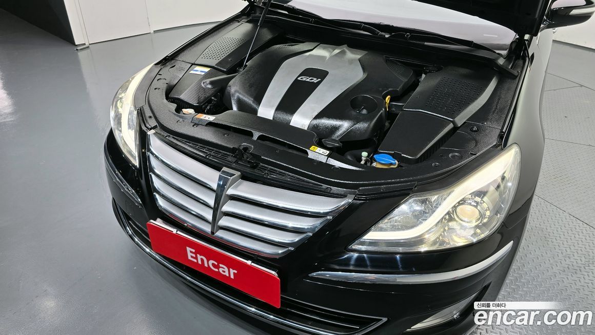 Hyundai Genesis 2012