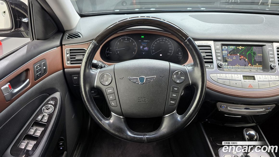 Hyundai Genesis 2012