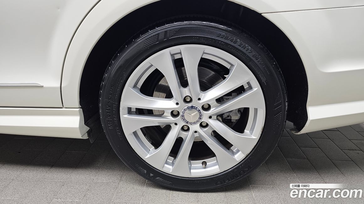 Mercedes-Benz C-Class 2012