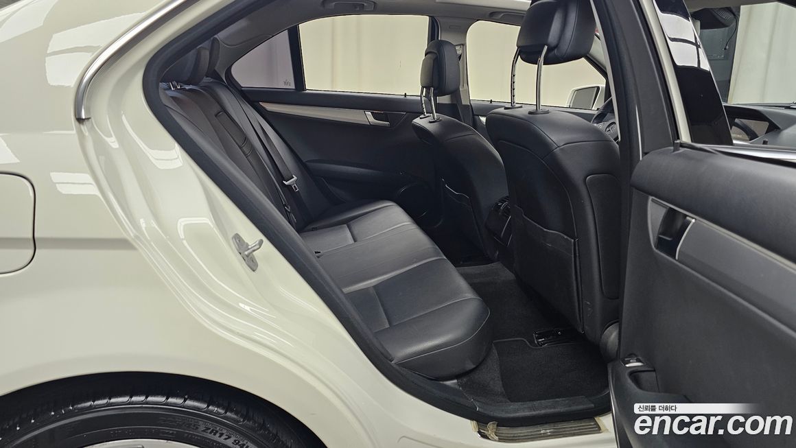 Mercedes-Benz C-Class 2012