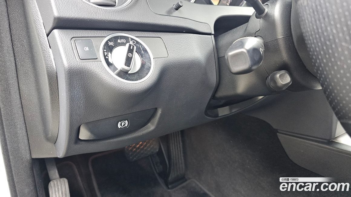 Mercedes-Benz C-Class 2012