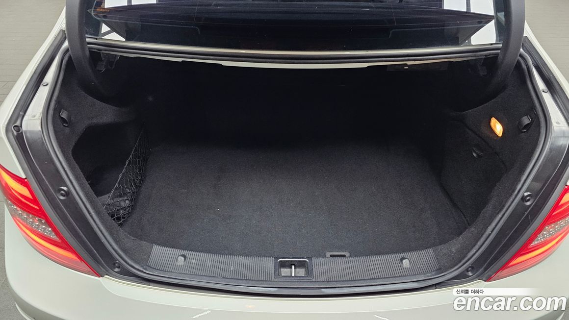 Mercedes-Benz C-Class 2012