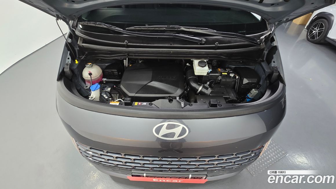 Hyundai Staria 2025