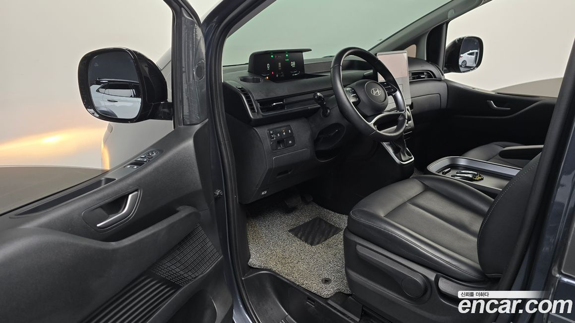 Hyundai Staria 2025