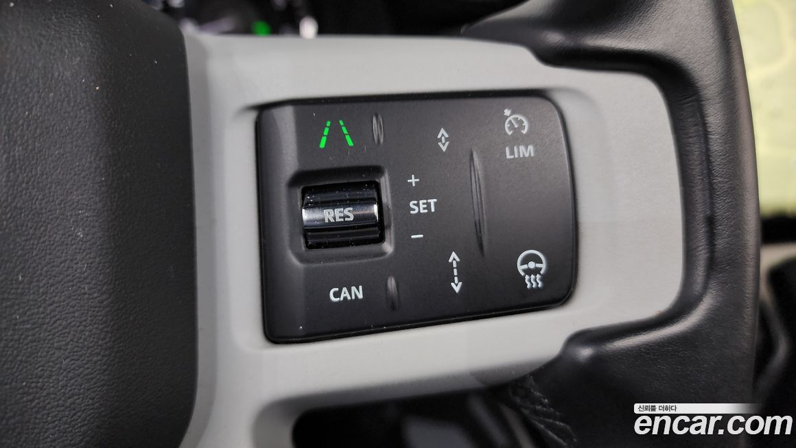 Land Rover Defender 2023