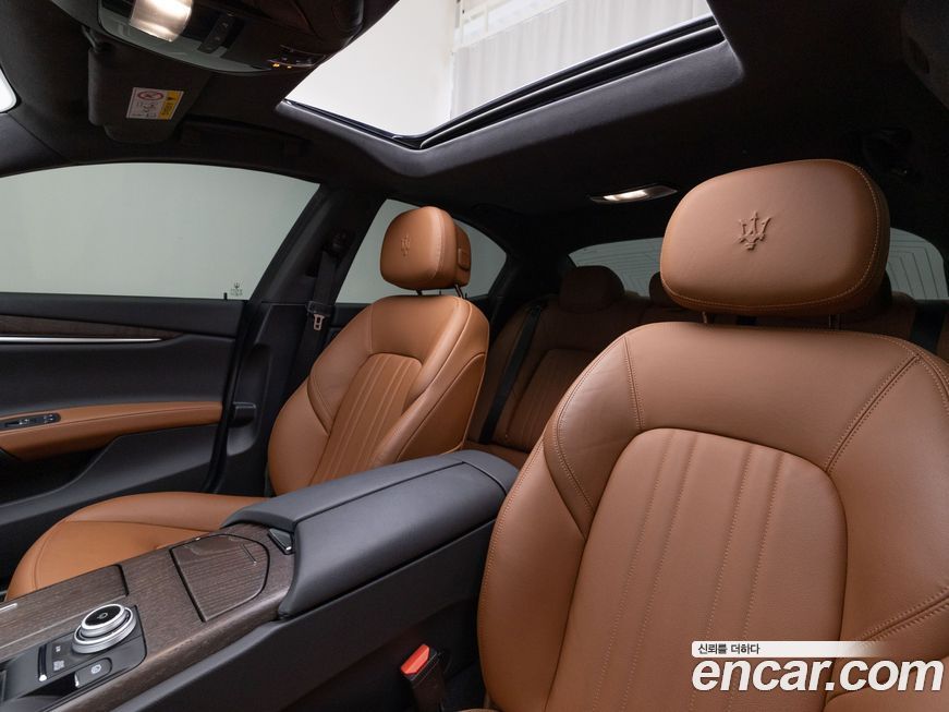 Maserati Ghibli 2023