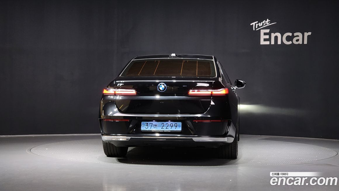BMW i7 2023