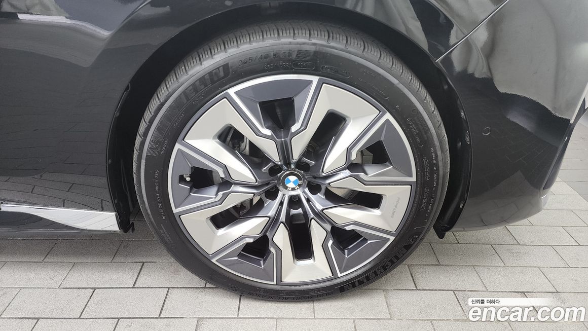 BMW i7 2023
