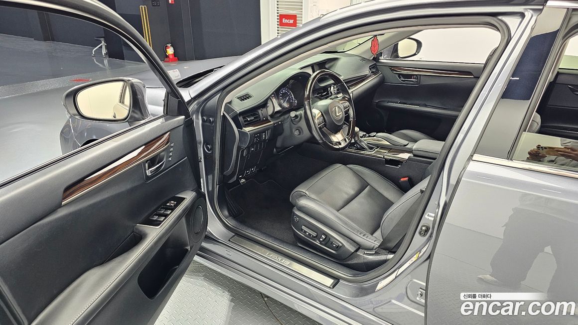 Lexus ES 2016