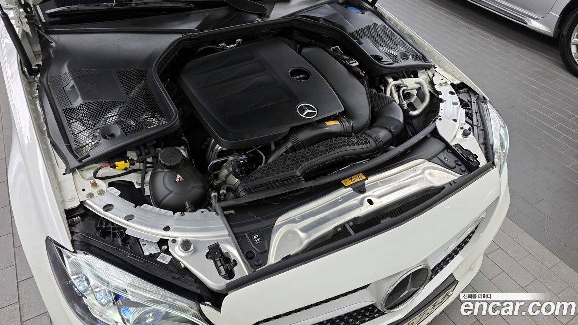 Mercedes-Benz C-Class 2023