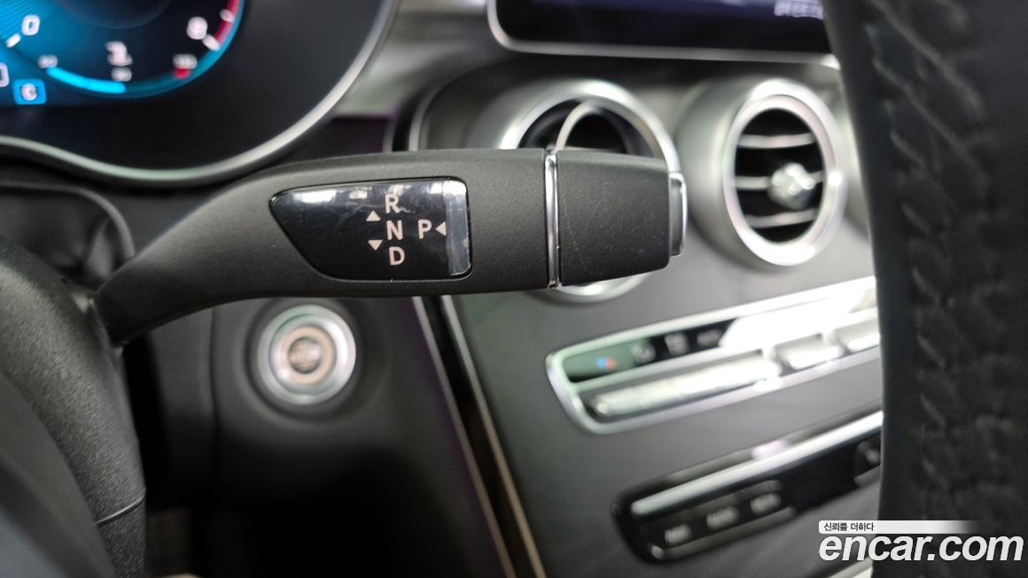 Mercedes-Benz C-Class 2023