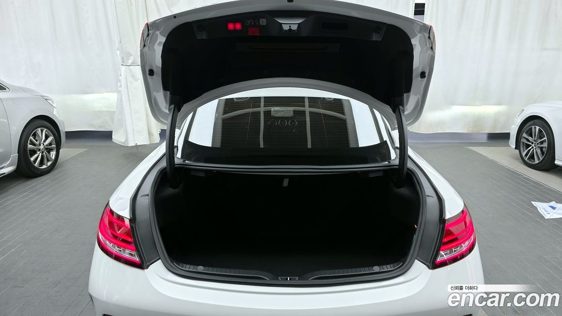 Mercedes-Benz C-Class 2023