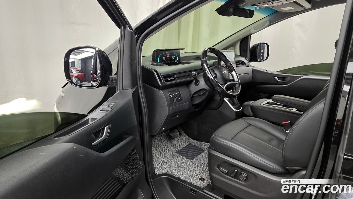 Hyundai Staria 2025
