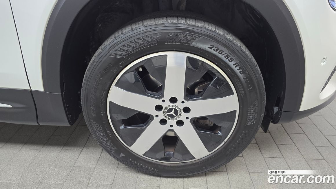 Mercedes-Benz GLB-Class 2020