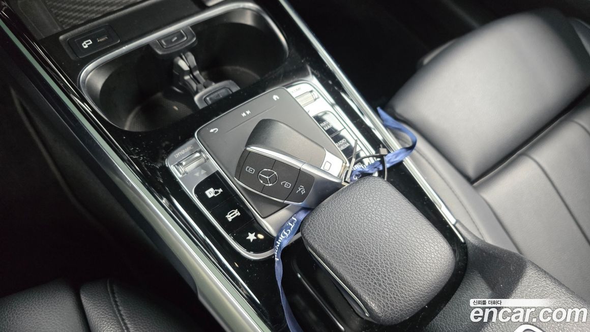 Mercedes-Benz GLB-Class 2020