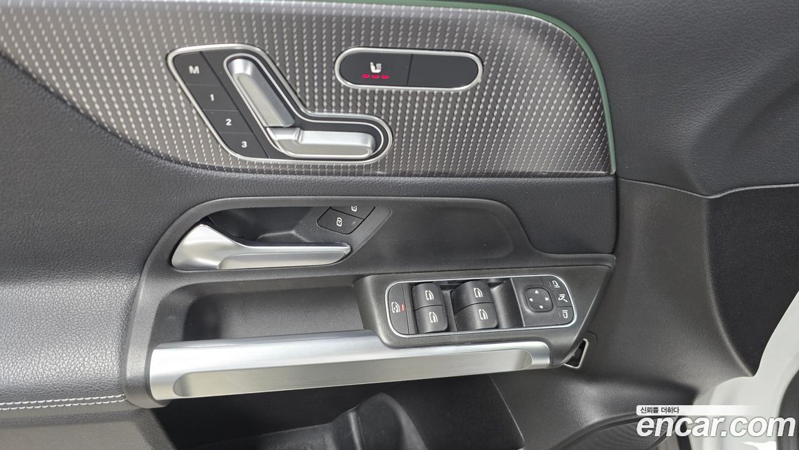 Mercedes-Benz GLB-Class 2020