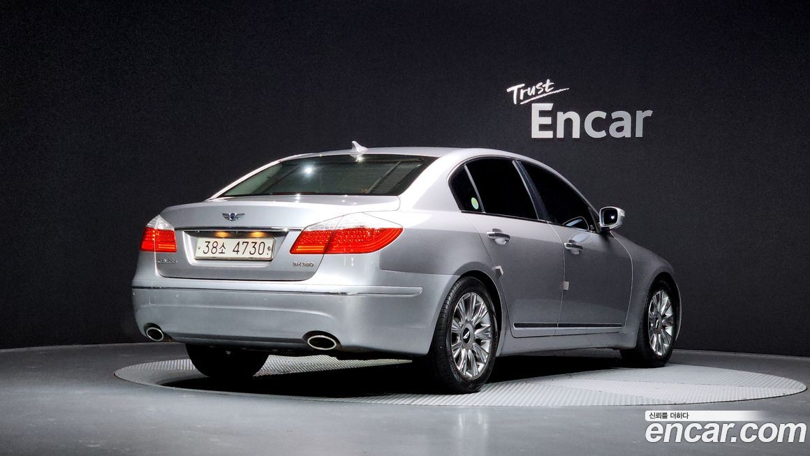 Hyundai Genesis 2011