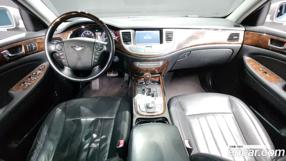 Hyundai Genesis 2011